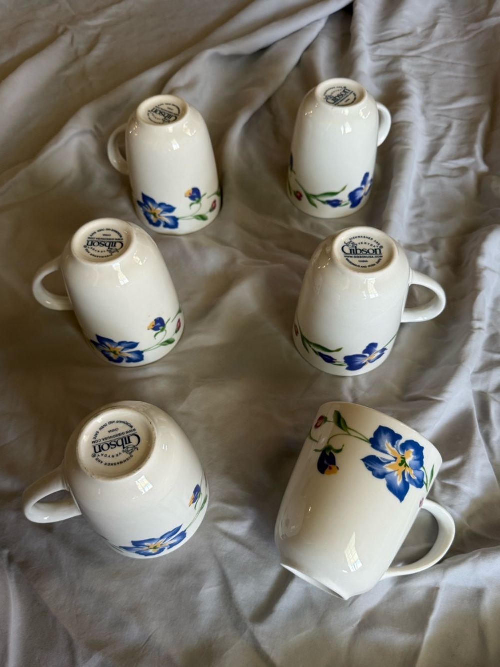 Set of 6 china floral mugs + new mini hardcover tea lovers book